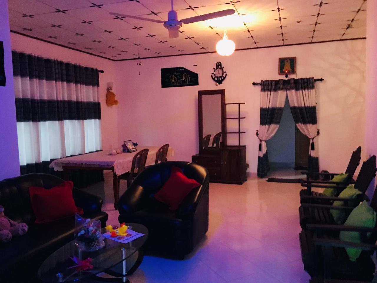 Kawshan Home Stay Dikwella Eksteriør billede